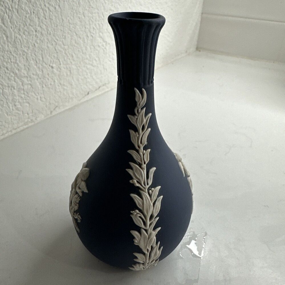 Antique Wedgwood Jasperware Bud Vase in Portland Blue and Cream (5") England - Picture 3 of 13